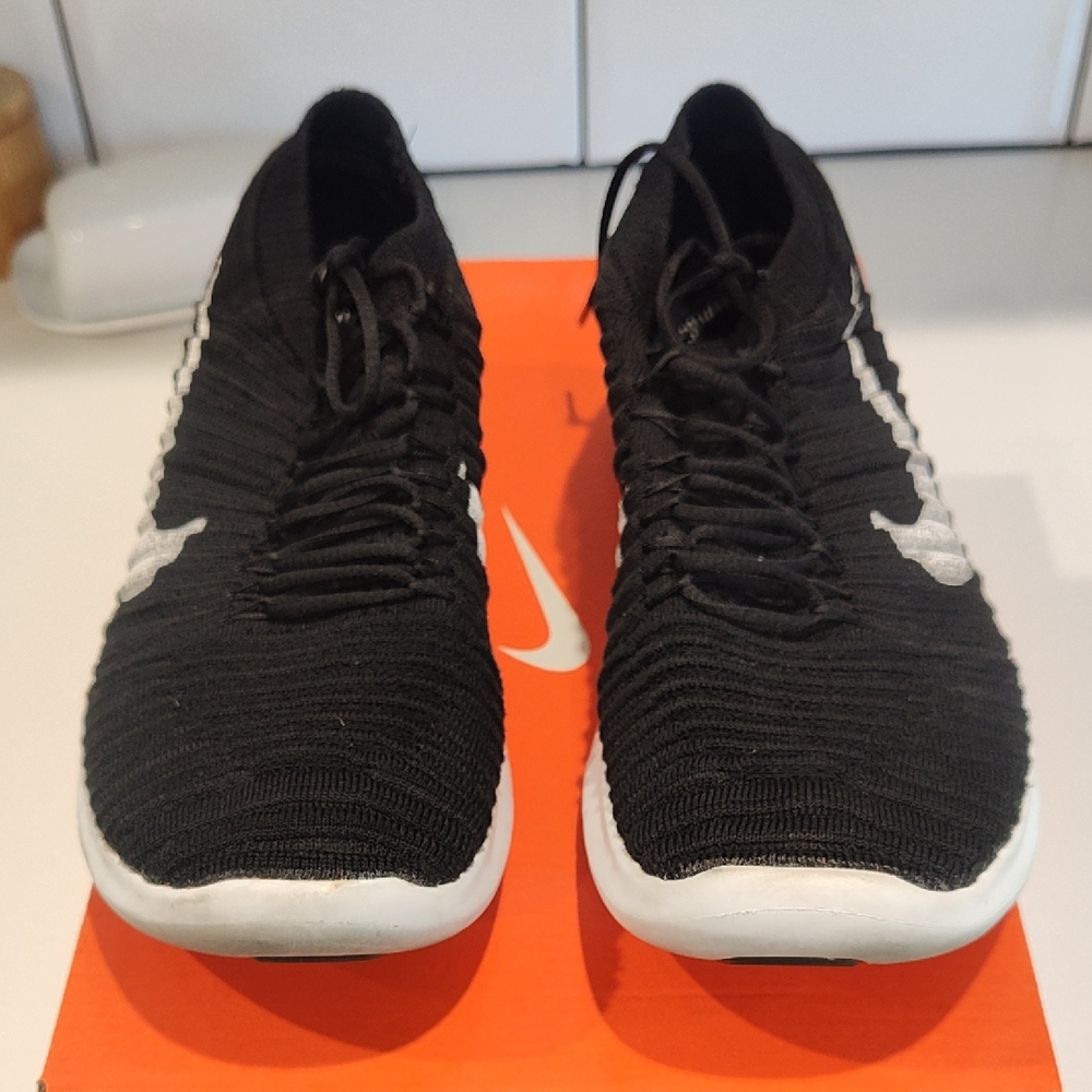 Nike Black and White Athletic Shoes